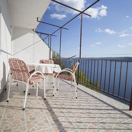 Stanici Beach Apartments Omiš Zewnętrze zdjęcie